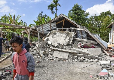 В Индонезии число погибших в результате землетрясения выросло до 347
