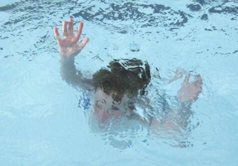 Мальчик из Азербайджана утонул в бассейне в Анталии 