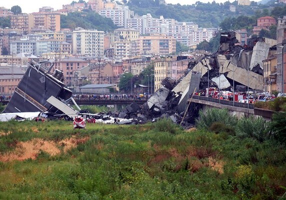 В Генуе обрушился мост, погибло 22 человека (Фото-Видео-Обновлено)