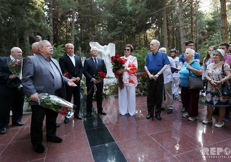 В Баку прошла церемония памяти Муслима Магомаева (Фото)