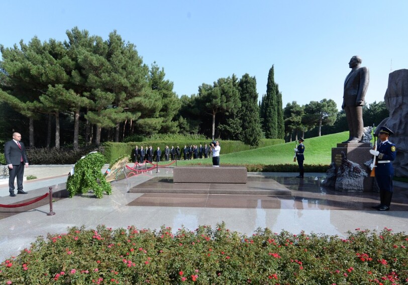 Премьер-министр Грузии почтил память общенационального лидера Гейдара  Алиева и шехидов (Фото)