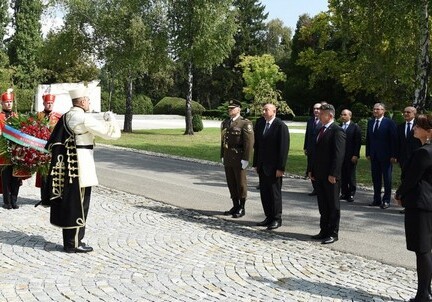 Ильхам Алиев посетил в Загребе монумент «Голос хорватских жертв – Стена боли» (Фото)