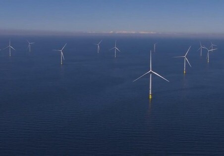 В Британии запустили крупнейшую ветряную электростанцию на море (Видео)