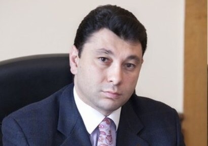 Шармазанов призвал Пашиняна не пугать революциями