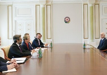 Президент Ильхам Алиев принял чешскую делегацию