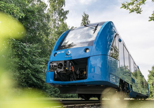 В Германии запустили первый в мире поезд на водородном топливе‍ (Видео)