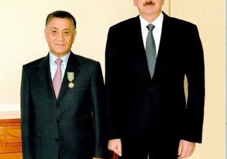 Президент Ильхам Алиев вручил награду Рамилю Усубову