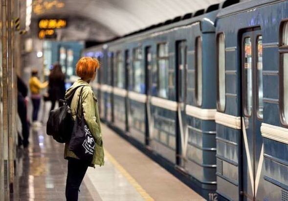 В бакинском метро чуть не столкнулись поезда (Видео) 