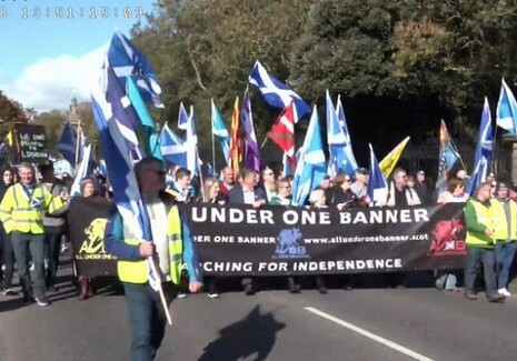 В Эдинбурге прошел многотысячный марш за независимость Шотландии (Видео)