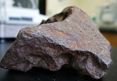 Американец 30 лет подпирал дверь метеоритом за $100 тысяч (Фото)