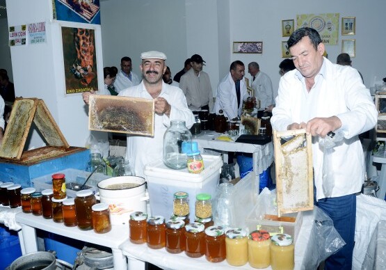 В Баку открывается ярмарка меда