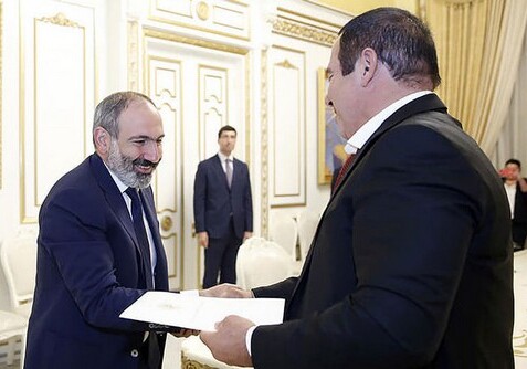 Пашинян и Царукян договорились о проведении выборов в декабре