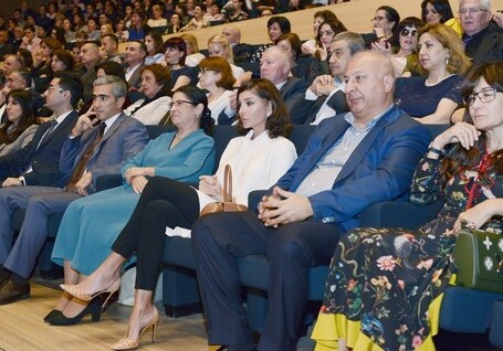 Мехрибан Алиева посетила концерт «Хора Турецкого» в Центре Гейдара Алиева (Фото)