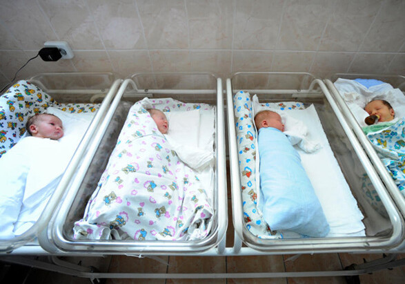 В Азербайджане с начала года родились 90 тысяч младенцев