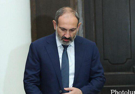 Премьер-министр Армении ушел в отставку (Обновлено)