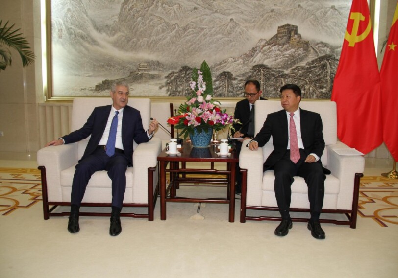 Китай поддерживает избранный Азербайджаном путь развития