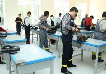 В Азербайджане учащиеся профучилищ получат статус студента