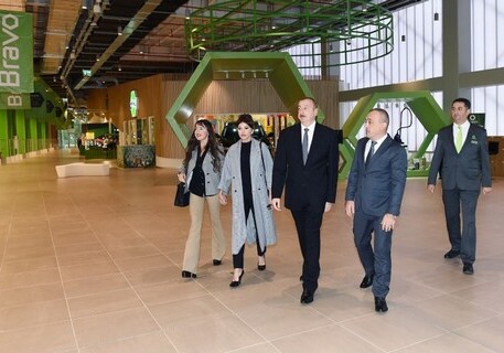 Президент Ильхам Алиев принял участие в открытии нового гипермаркета Bravo (Фото)