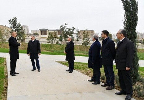 Президент Ильхам Алиев ознакомился с работами по благоустройству вокруг мечети Тезепир (Фото)
