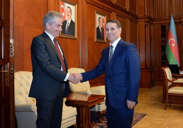 Премьер-министр Азербайджана встретился с первым председателем Минской конференции СБСЕ (Фото)