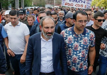 Пашинян зовет на новое шествие по Еревану