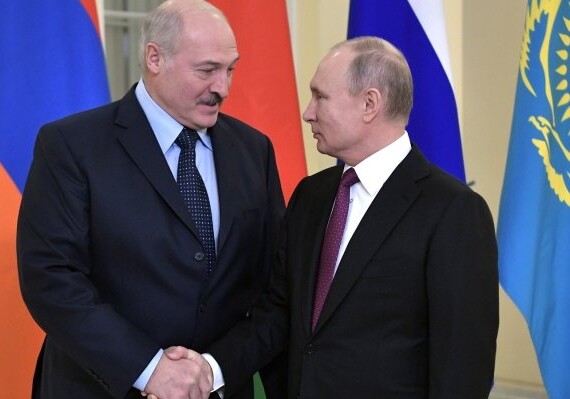 Лукашенко рассказал об извинениях перед Путиным - Спор на саммите ЕЭС