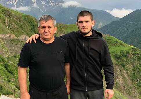 Отец Нурмагомедова: «Хабиб может провести бой с Флойдом в Грозном 4 мая»