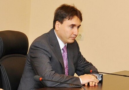 Бывшему вице-премьеру Армении предъявлены обвинения в получении взятки и отмывании денег