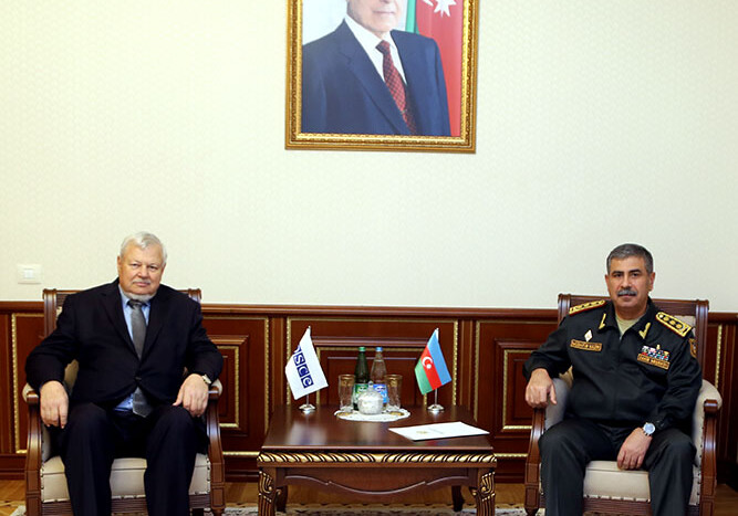 Министр обороны Азербайджана встретился с личным представителем действующего председателя ОБСЕ (Фото)