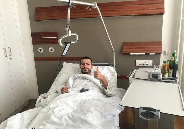Азербайджанский футболист прооперирован в Мюнхене