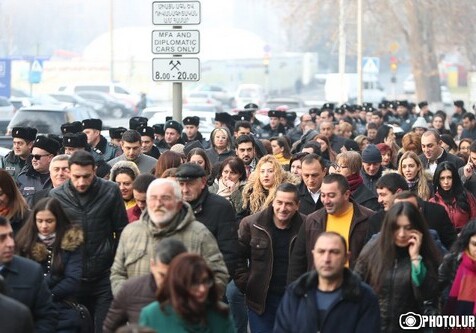 В Ереване сотрудники двух министерств протестуют против ликвидации ведомств