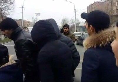 В Эчмиадзине проходит акция протеста против освобождения Манвела Григоряна (Видео)
