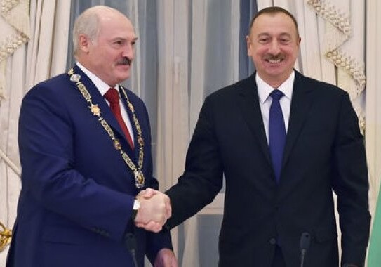 Александр Лукашенко поздравил Ильхама Алиева с Новым годом