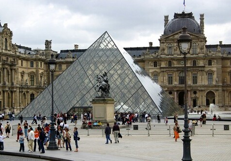 Лувр побил рекорд по посещаемости