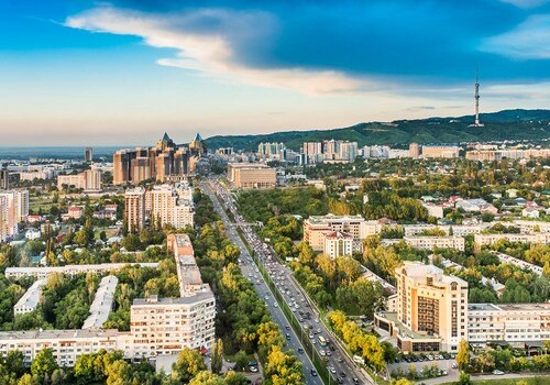 AZAL открывает с 2 апреля прямые рейсы в Алматы