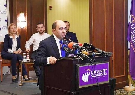 Партия «Светлая Армения» заявила об уходе в оппозицию