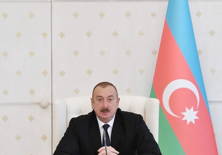 Ильхам Алиев объявил 2019 год в Азербайджане «Годом Насими» (Добавлено)