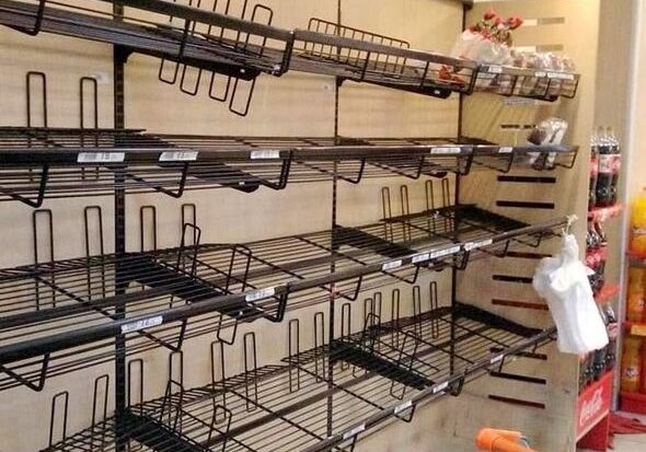 На фоне новостей о погоде в бакинских маркетах скупили весь хлеб? (Фото)