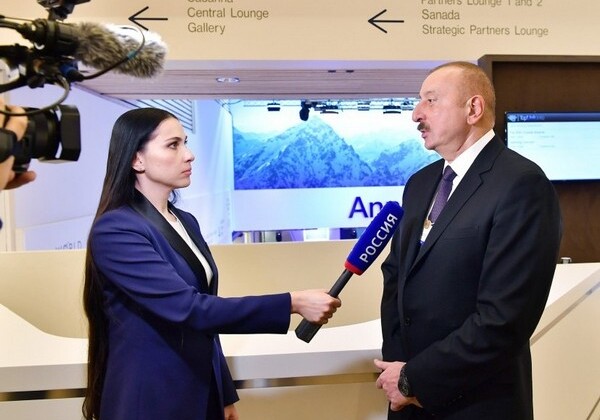 Президент Ильхам Алиев дал интервью российскому и китайскому телеканалам (Фото)