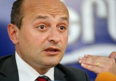 Сафарян: «Пока значительная часть общества в Армении живет в бедности, министры и депутаты не имеют права роптать»
