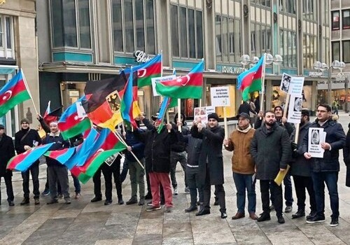 В Германии прошла акция под лозунгом «Азербайджан желает мира и справедливости» (Фото)