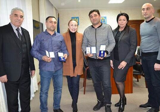 Награждены азербайджанцы, спасшие в Украине семью из горящего автомобиля (Фото)