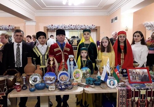 Азербайджанская диаспора Мурманска приняла участие в фестивале культур «Праздник дружбы» (Фото)