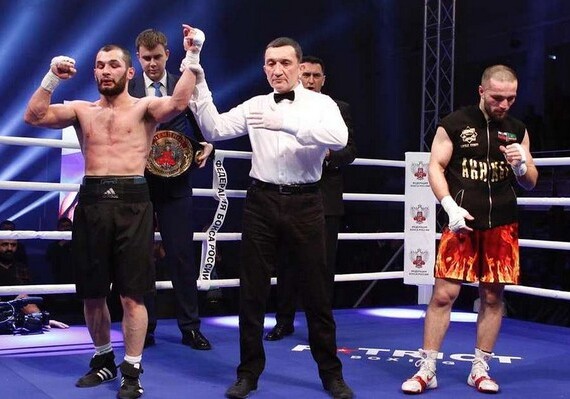 Эльнур Самедов стал чемпионом России среди боксеров-профессионалов