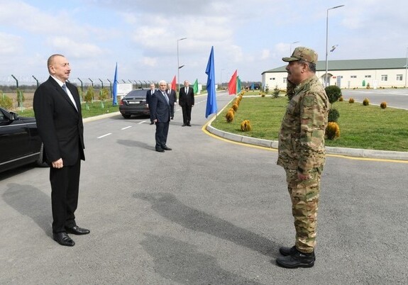 Президент Ильхам Алиев посетил новую воинскую часть в Бейлягане (Фото)