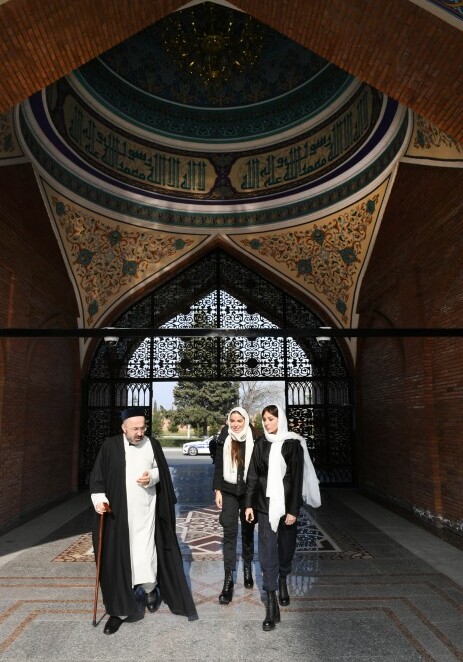 Мехрибан Алиева посетила в Гяндже религиозный комплекс «Имамзаде» (Фото)