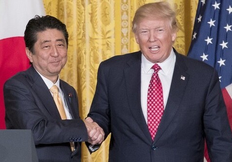 Абэ подтвердил, что выдвинул Трампа на Нобелевскую премию мира