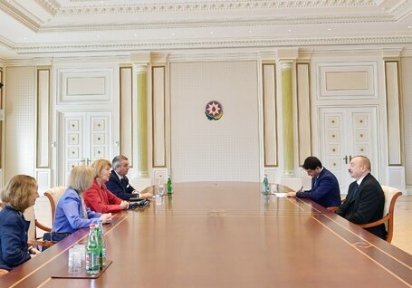 Президент Ильхам Алиев принял торгового посланника премьер-министра Великобритании