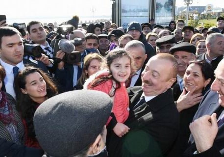Ильхам Алиев встретился с жителями города Сумгайыт (Фото-Обновлено)