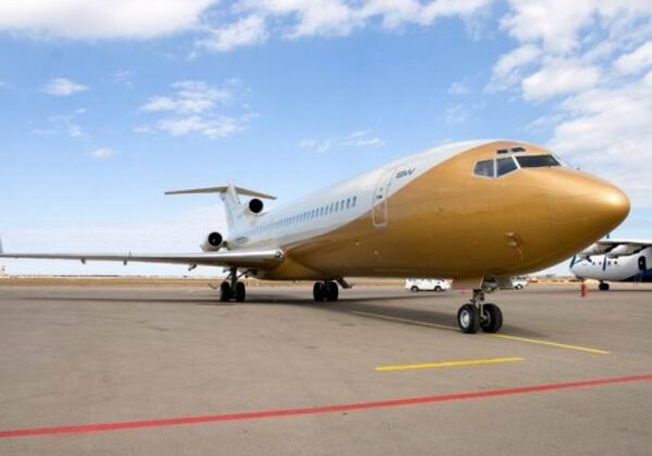 Самолет азербайджанской компании выкатился за пределы взлетно-посадочной полосы в Шереметьево